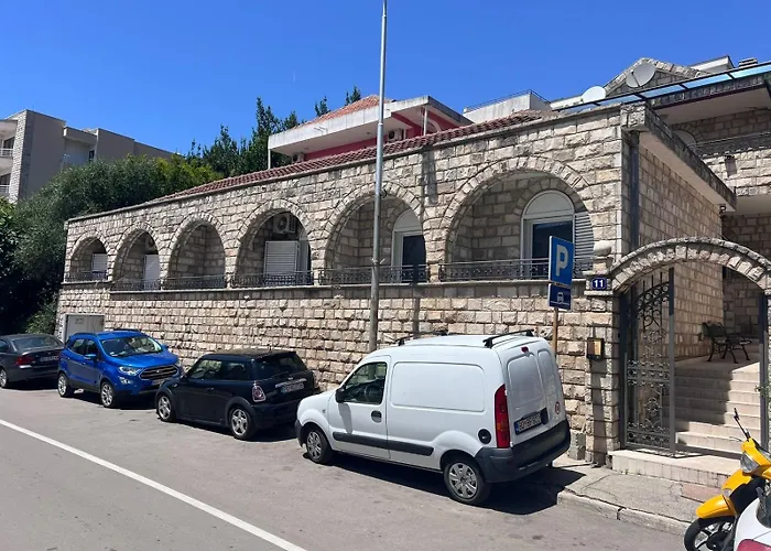 Azzur Apartments