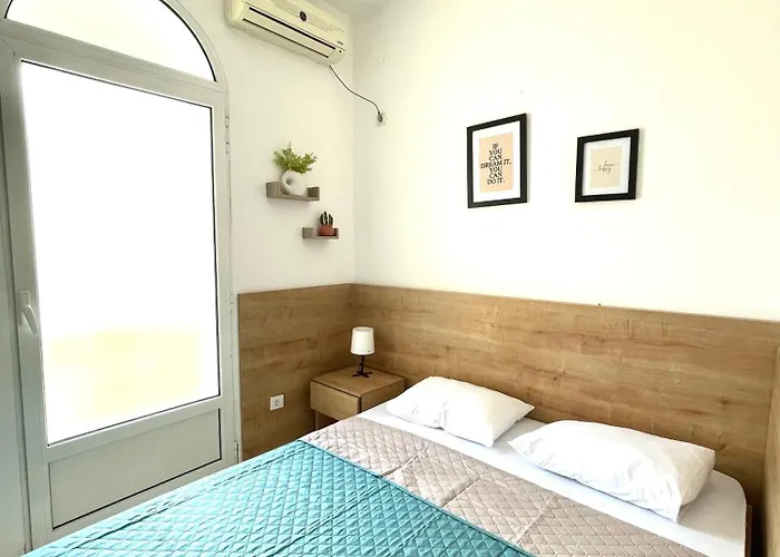 Azzur Apartments