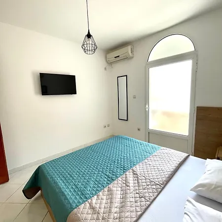Azzur Apartments Petrovac Exterior photo